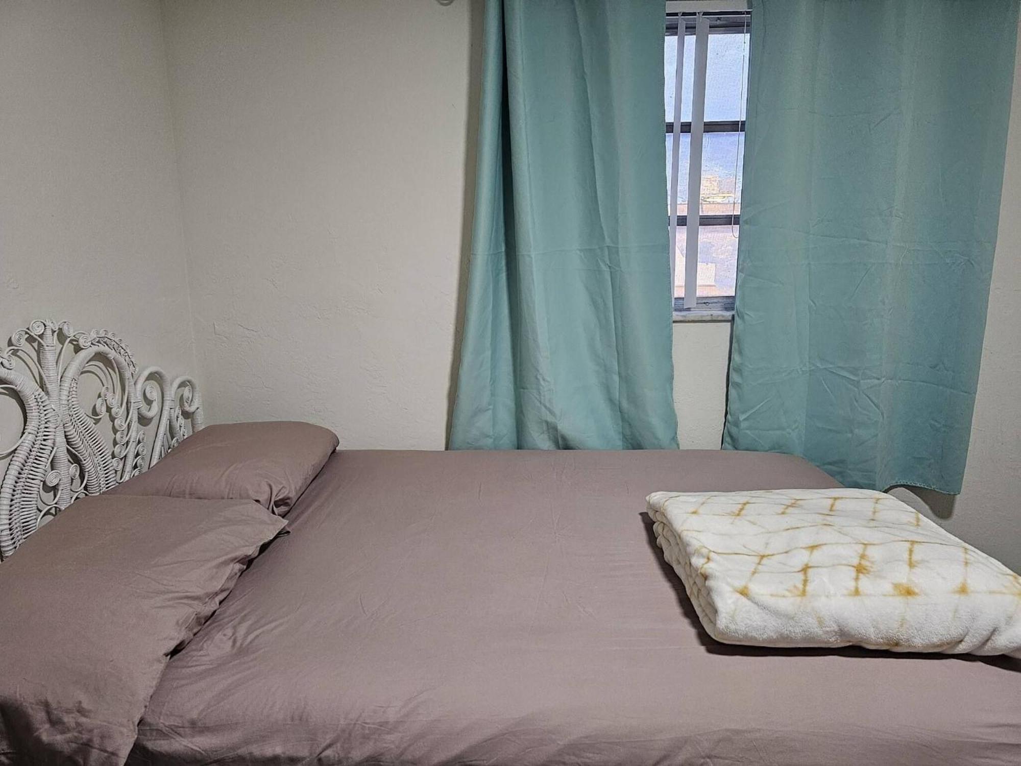 Room In Apartment - The Sample Rd Retreats Pompano Beach Eksteriør bilde