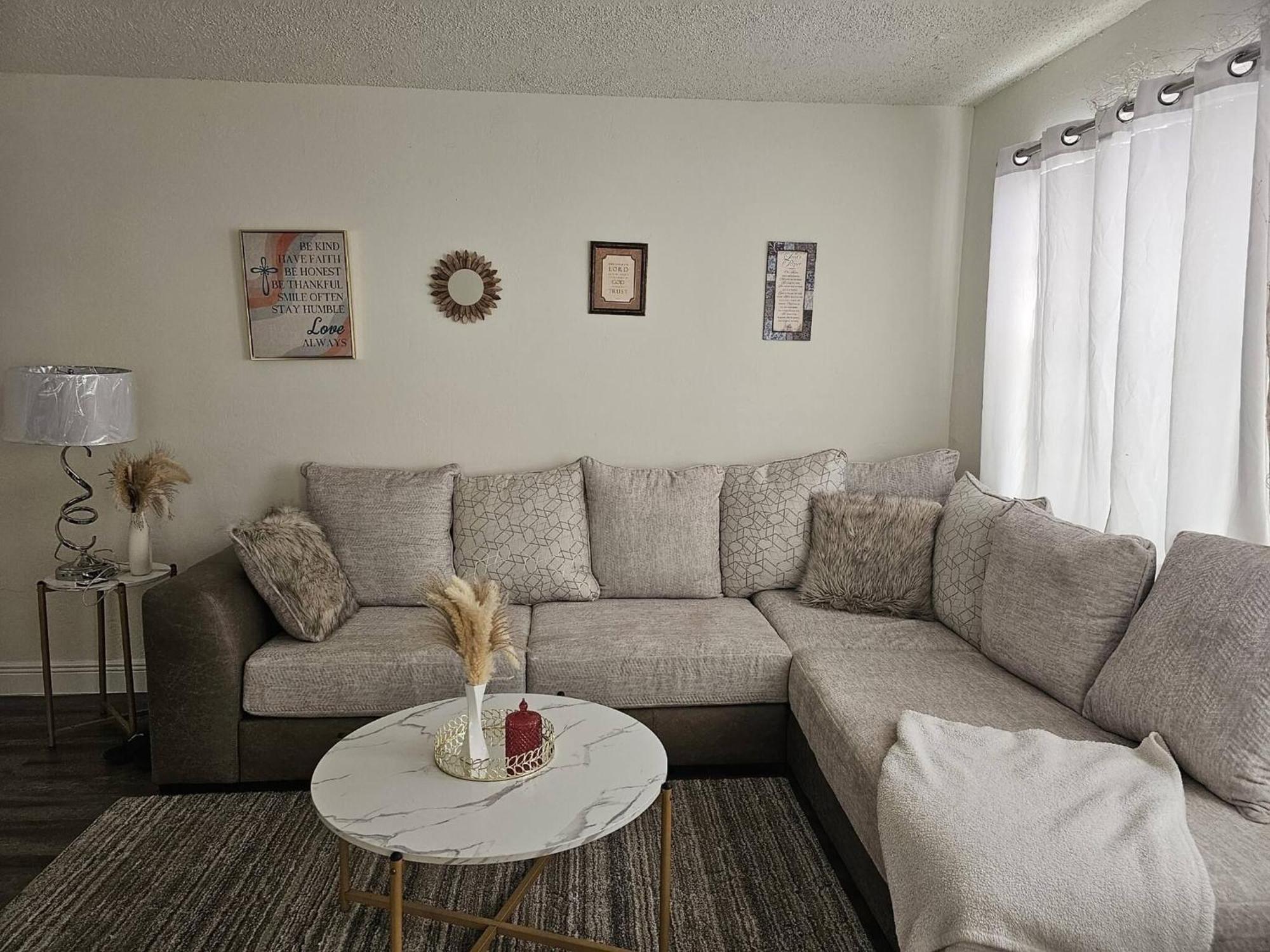 Room In Apartment - The Sample Rd Retreats Pompano Beach Eksteriør bilde